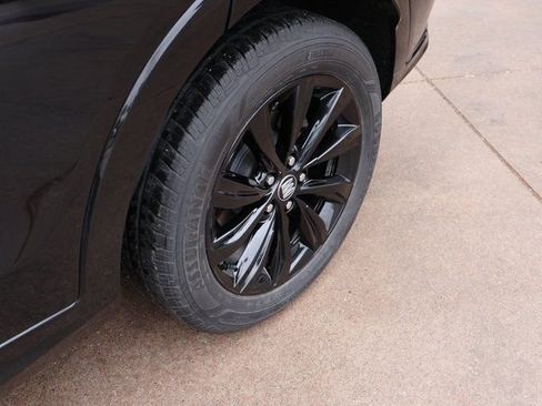 Certified 2024 Buick Envista Sport Touring w/ Convenience I Package FWD image 12
