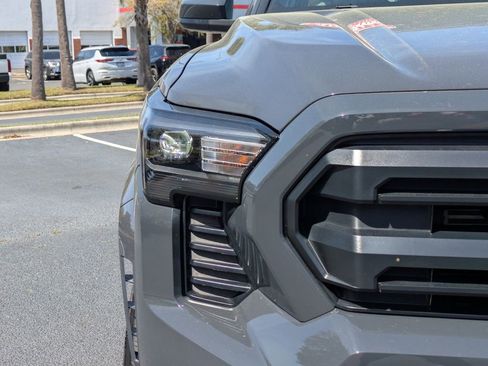 Used 2025 Toyota Tacoma SR5 image 10