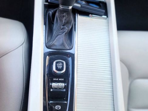Used 2019 Volvo S60 T5 Momentum w/ Premium Package FWD image 19
