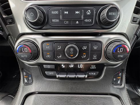 Used 2018 Chevrolet Suburban Premier image 27