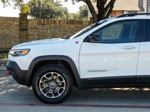 Used 2022 Jeep Cherokee Trailhawk w/ Premium Leather Package image 21