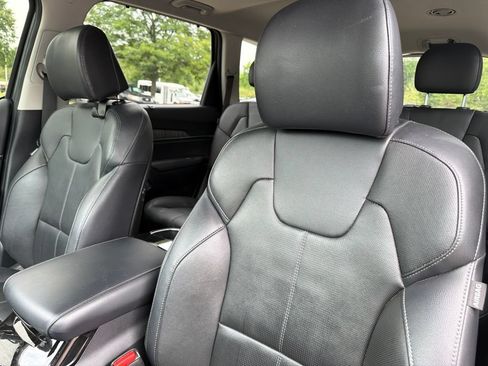 Used 2023 Kia Telluride EX w/ EX Captain's Chair Package AWD/4WD image 9