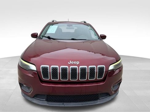 Used 2019 Jeep Cherokee Latitude w/ Popular Appearance Group FWD image 3