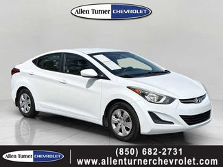 Used 2016 Hyundai Elantra SE video 1