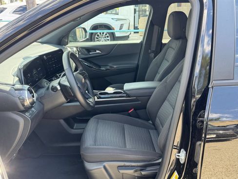 Used 2025 Chevrolet Equinox LT FWD image 28