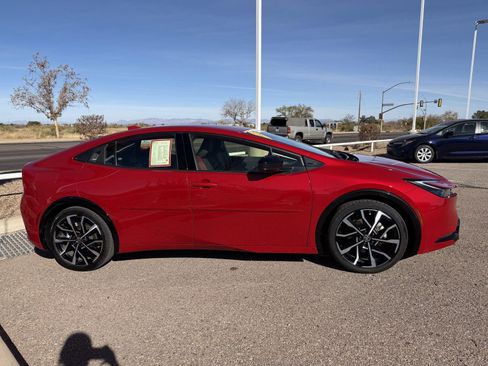 Used 2023 Toyota Prius Prime image 7