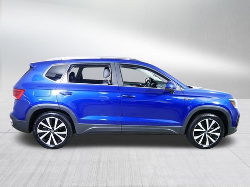 Used 2023 Volkswagen Taos SE AWD/4WD image 8