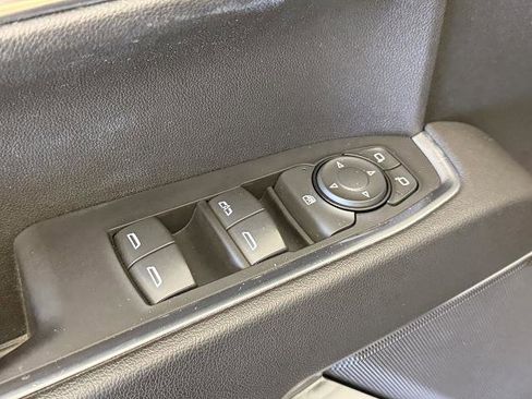 Used 2022 Chevrolet Silverado 1500 LT image 16