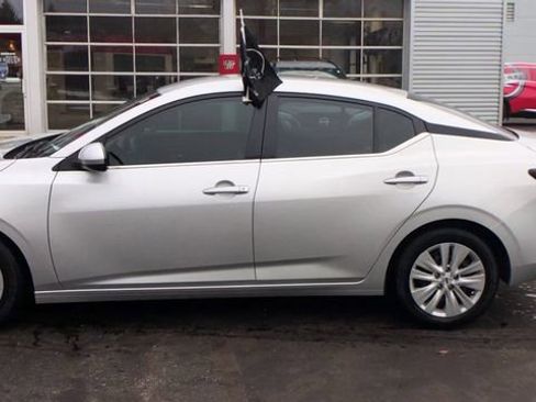 Certified 2023 Nissan Sentra S image 5