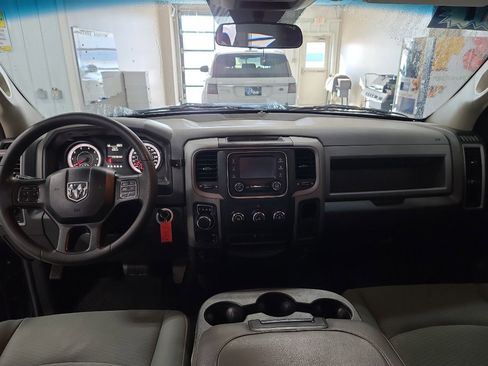 Used 2017 RAM 1500 Express image 10