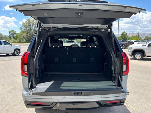 Used 2025 Ford Expedition Tremor AWD/4WD image 8