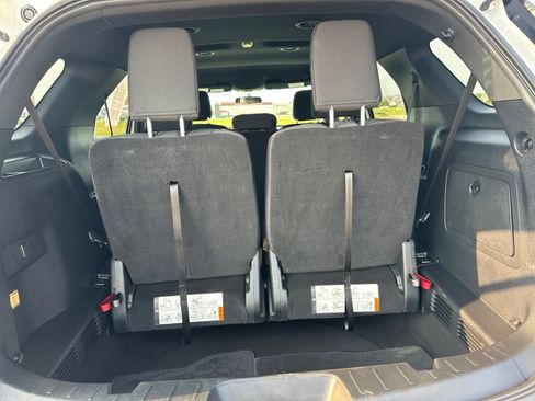 Used 2018 Ford Explorer XLT AWD/4WD image 31