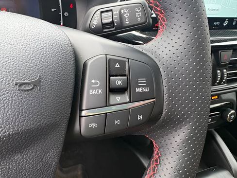 Used 2025 Ford Escape ST-Line w/ Tech Pack #1 AWD/4WD image 19