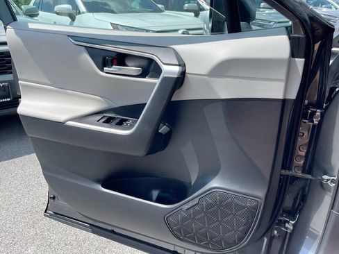 Certified 2020 Toyota RAV4 XLE AWD/4WD image 8