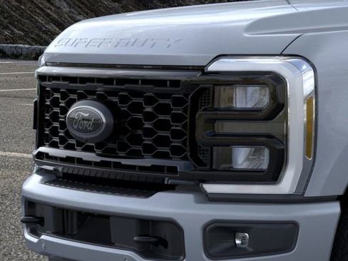 New 2026 Ford F250 Lariat w/ Black Appearance Package image 17