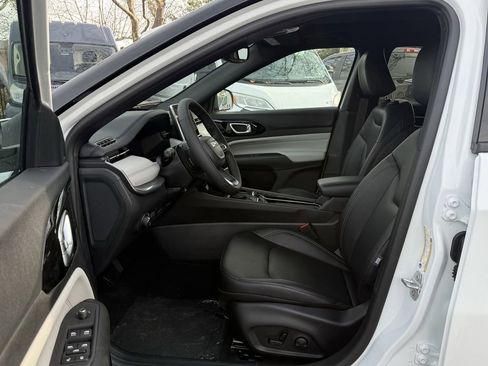 New 2026 Jeep Compass Limited w/ Sun, Sound & Navigation Group image 11