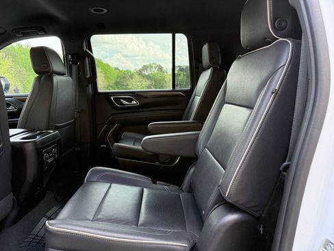 Used 2023 Chevrolet Suburban Premier RWD image 36