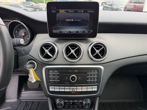 Used 2020 Mercedes-Benz GLA 250 4MATIC image 19