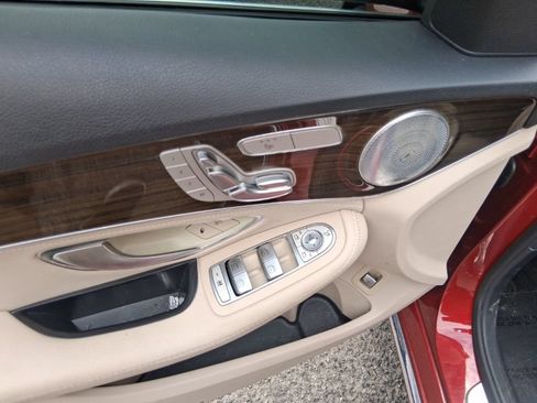 Used 2016 Mercedes-Benz C 300 Sedan image 7