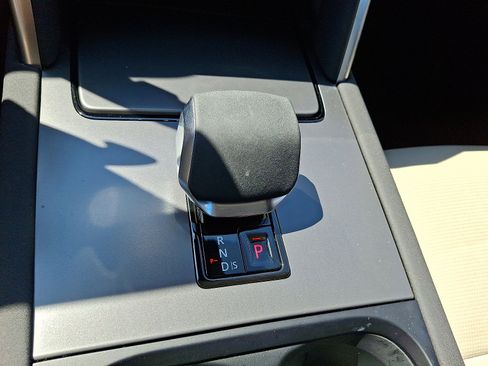 Certified 2025 Land Rover Discovery Sport S image 15