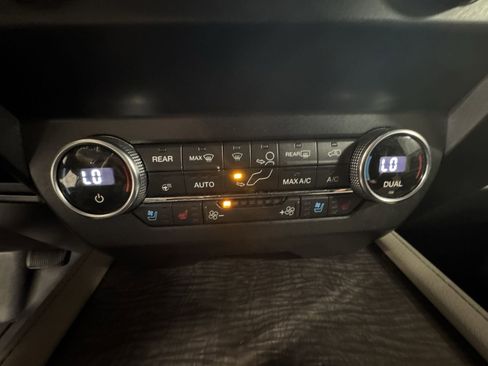 Used 2019 Ford Expedition Max Limited image 25