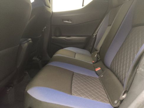 Used 2020 Toyota C-HR XLE FWD image 18