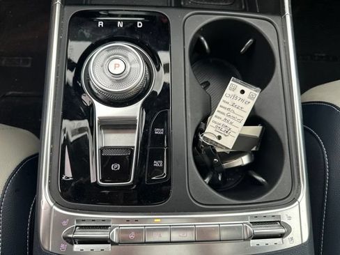Certified 2025 Kia Carnival SX Prestige FWD image 11