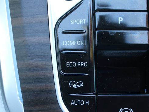 Used 2025 BMW X5 xDrive40i AWD/4WD image 44