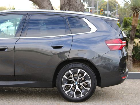 Used 2025 BMW X3 xDrive30i w/ Premium Package image 9