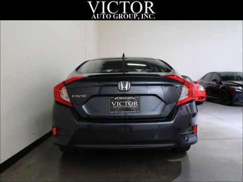 Used 2018 Honda Civic EX-T image 9