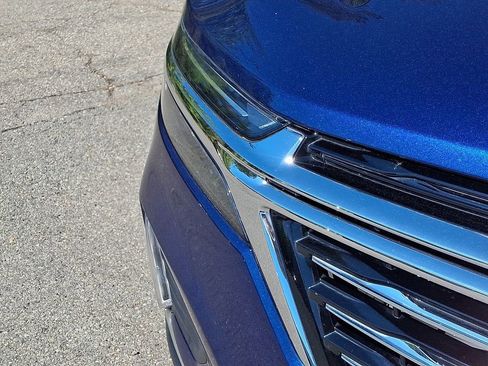 Used 2023 Chevrolet Equinox Premier AWD/4WD image 14