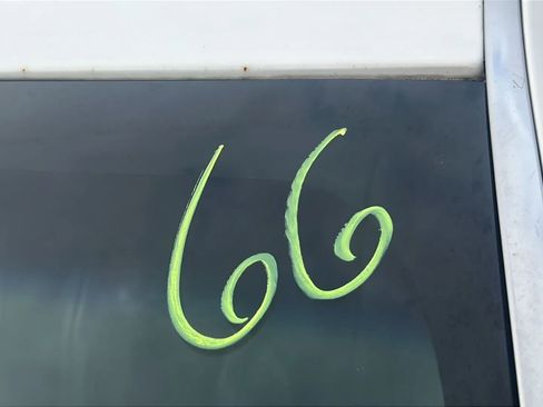 Used 2015 Lincoln MKS Sedan 4D w/ Equipment Group 101A image 32