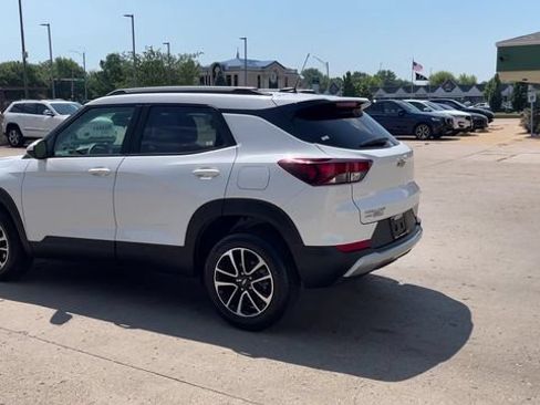 Used 2024 Chevrolet TrailBlazer LT AWD/4WD image 6