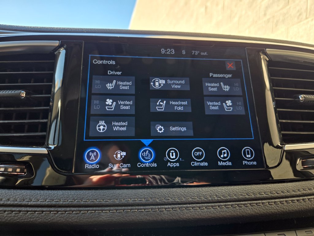 Used 2017 Chrysler Pacifica Limited FWD image 25