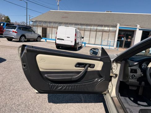 Used 2002 Mercedes-Benz SLK 32 AMG image 15