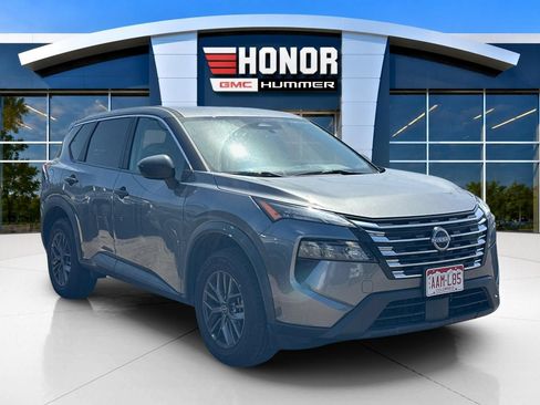 Used 2024 Nissan Rogue S AWD/4WD image 2