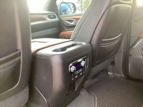 Used 2023 GMC Yukon XL Denali Ultimate AWD/4WD image 13