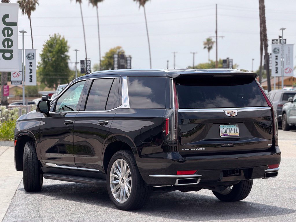 Used 2023 Cadillac Escalade Premium Luxury RWD image 2
