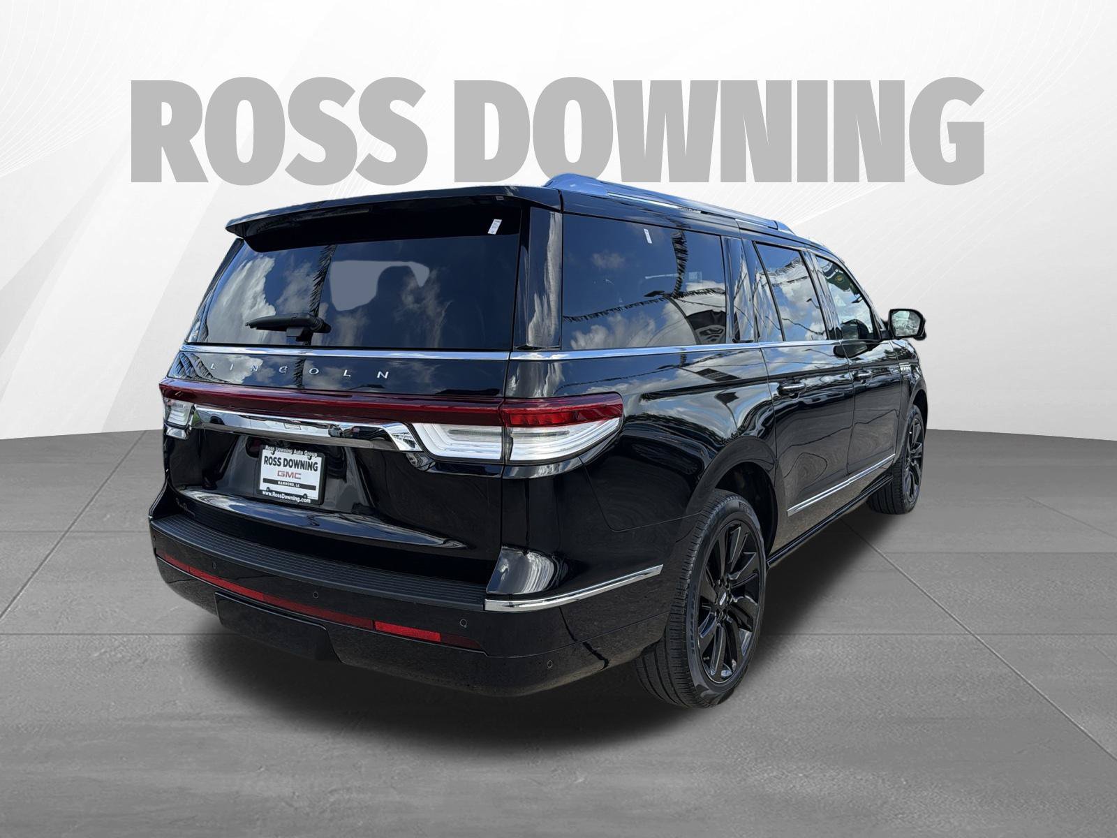 Used 2023 Lincoln Navigator L Reserve RWD image 4