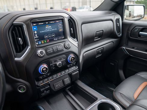 Used 2021 GMC Sierra 1500 AT4 w/ AT4 Premium Package image 16