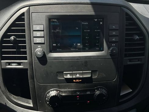 Used 2023 Mercedes-Benz Metris image 18