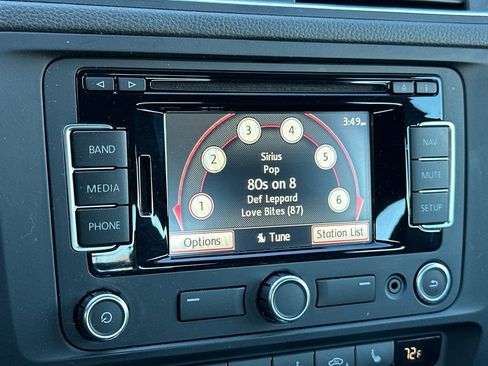 Used 2013 Volkswagen Jetta GLI image 25