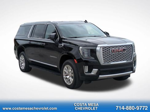 Used 2024 GMC Yukon XL Denali AWD/4WD image 3