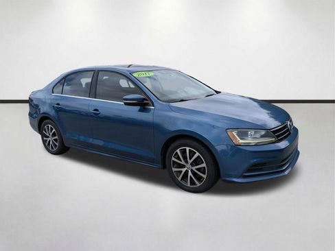 Used 2017 Volkswagen Jetta SE FWD image 1