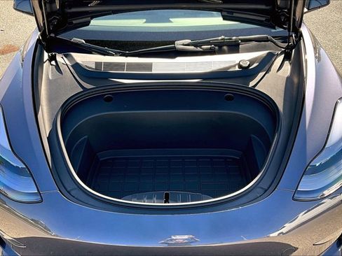 Used 2023 Tesla Model 3 Standard Range image 11