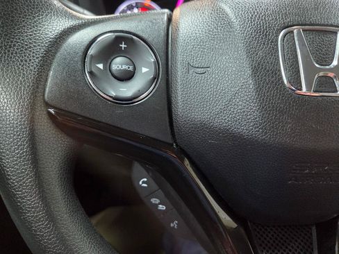 Used 2019 Honda HR-V LX image 27