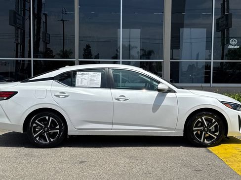 Used 2024 Nissan Sentra SV FWD image 3