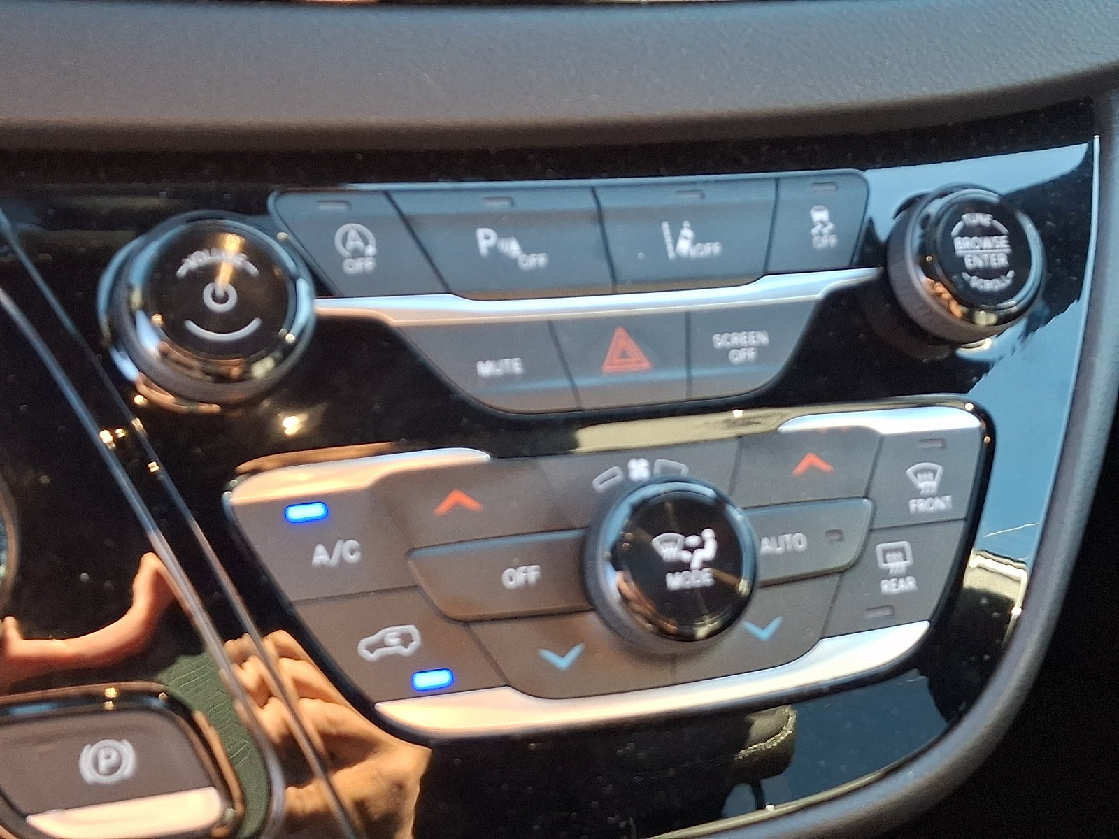 Used 2026 Chrysler Pacifica Select FWD image 16
