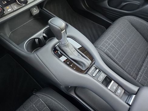 Certified 2025 Honda HR-V LX image 25