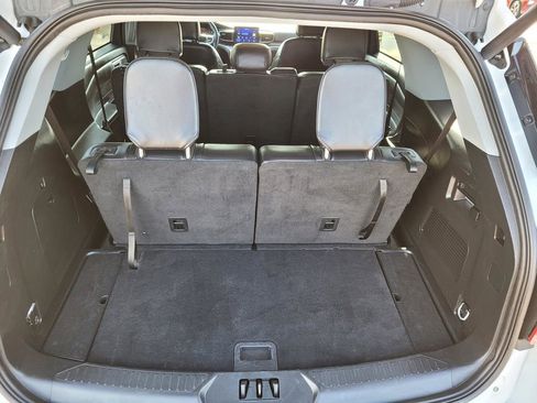 Used 2024 Ford Explorer XLT w/ Equipment Group 202A image 14